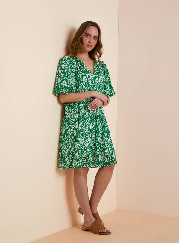 Everbelle Green Floral Plisse Mini Dress 12